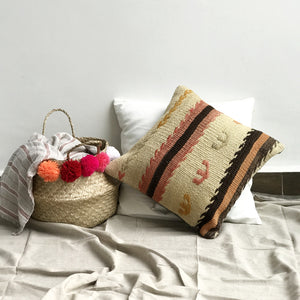Bohemian pillow case, cushion cover. Vintage Anatolian Turkish vintage Kilim. Ethnic pattern, handmade.