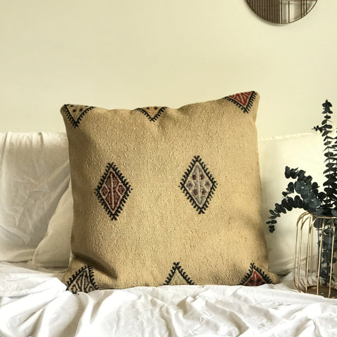 Kilim pillow case, cushion cover. Bohemian, ethnic tribal design. Vintage Anatolian Turkish vintage Kilim. Ethnic pattern, handmade.