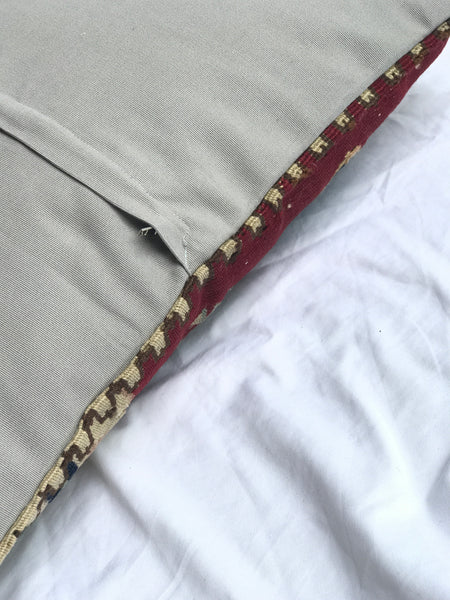 Kilim pillow case, bohemian cushion cover. Ethnic tribal pattern. Vintage Anatolian Turkish vintage Kilim. 