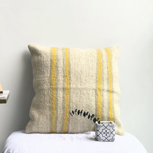 Modern stripes design pillow cushion covers for modern contemporary spaces. Resort chic, minimalist interior design, stylish spaces, coastal decor. Vintage Kilim cushion cover, handmade. 
